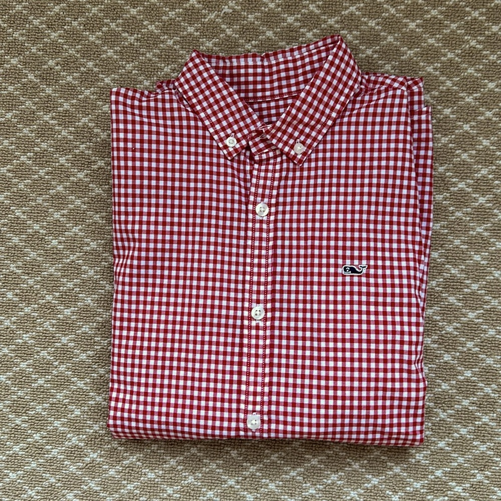 Vineyard Vines Boys Red Checked Button Down Shirt. Size Medium (10-12).